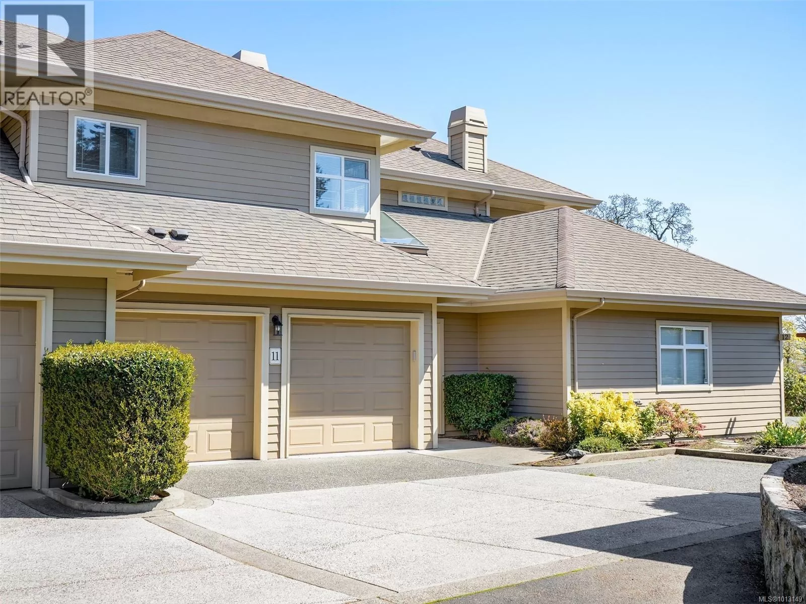 Row / Townhouse for rent: 11 4522 Gordon Point Dr, Saanich, British Columbia V8N 6L4