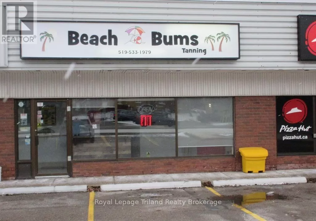 11 - 689 Dundas Street, Woodstock, Ontario N4S 6Y9