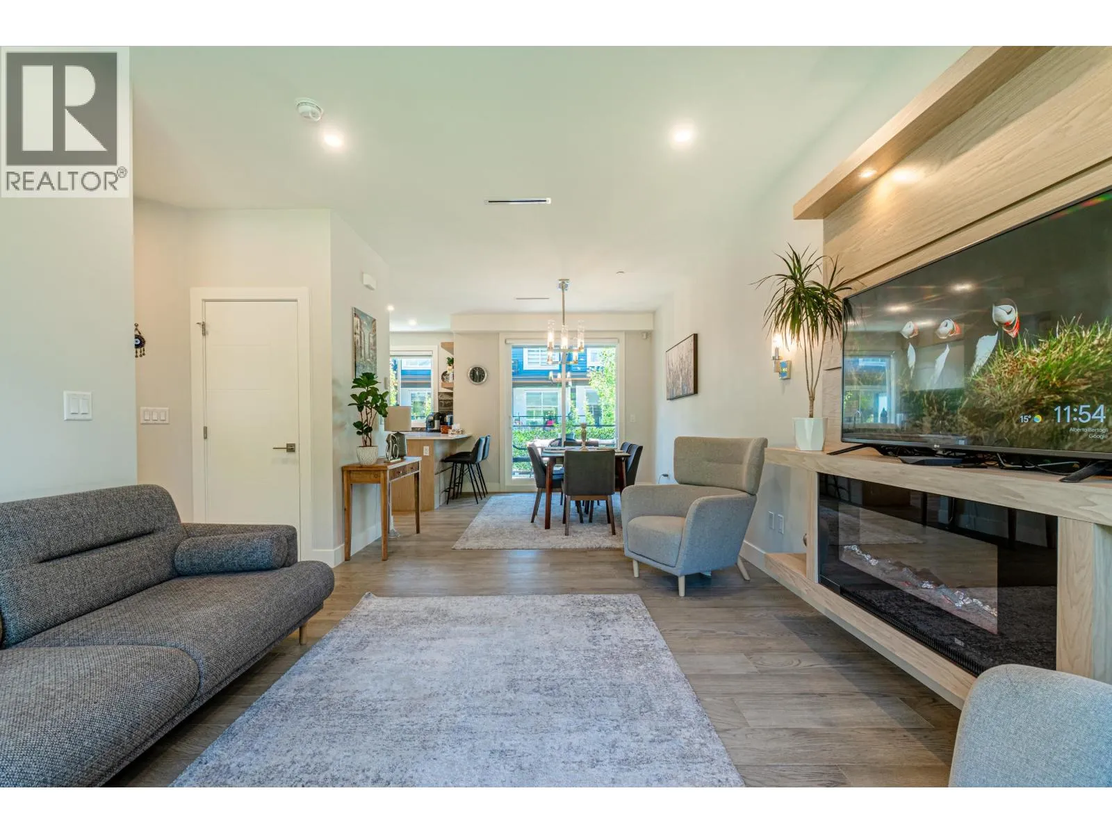 Row / Townhouse for rent: 11 933 Premier Street, North Vancouver, British Columbia V7J 0E4