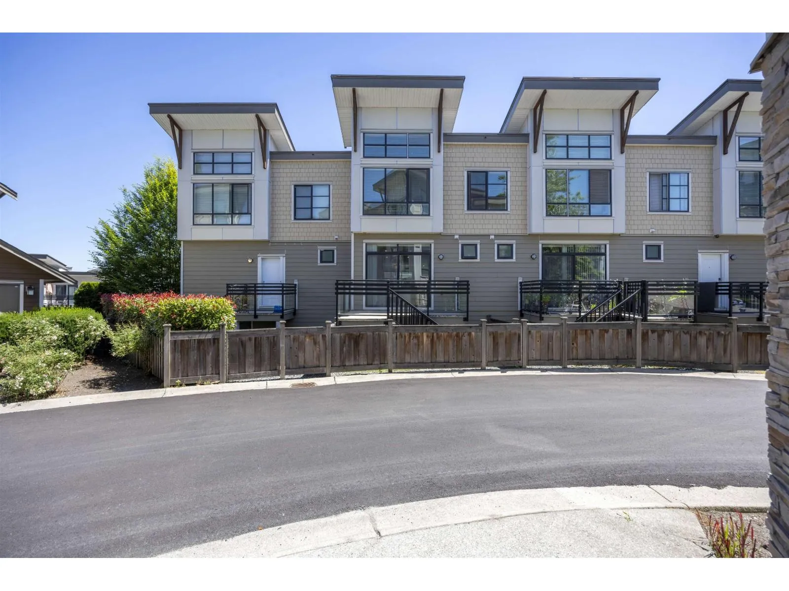 Row / Townhouse for rent: 11 9989 E Barnston Drive, Surrey, British Columbia V4N 6N3