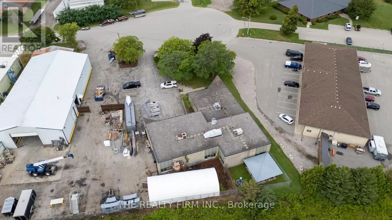 Offices for rent: 11 Barrie Boulevard, St. Thomas, Ontario N5P 4B9