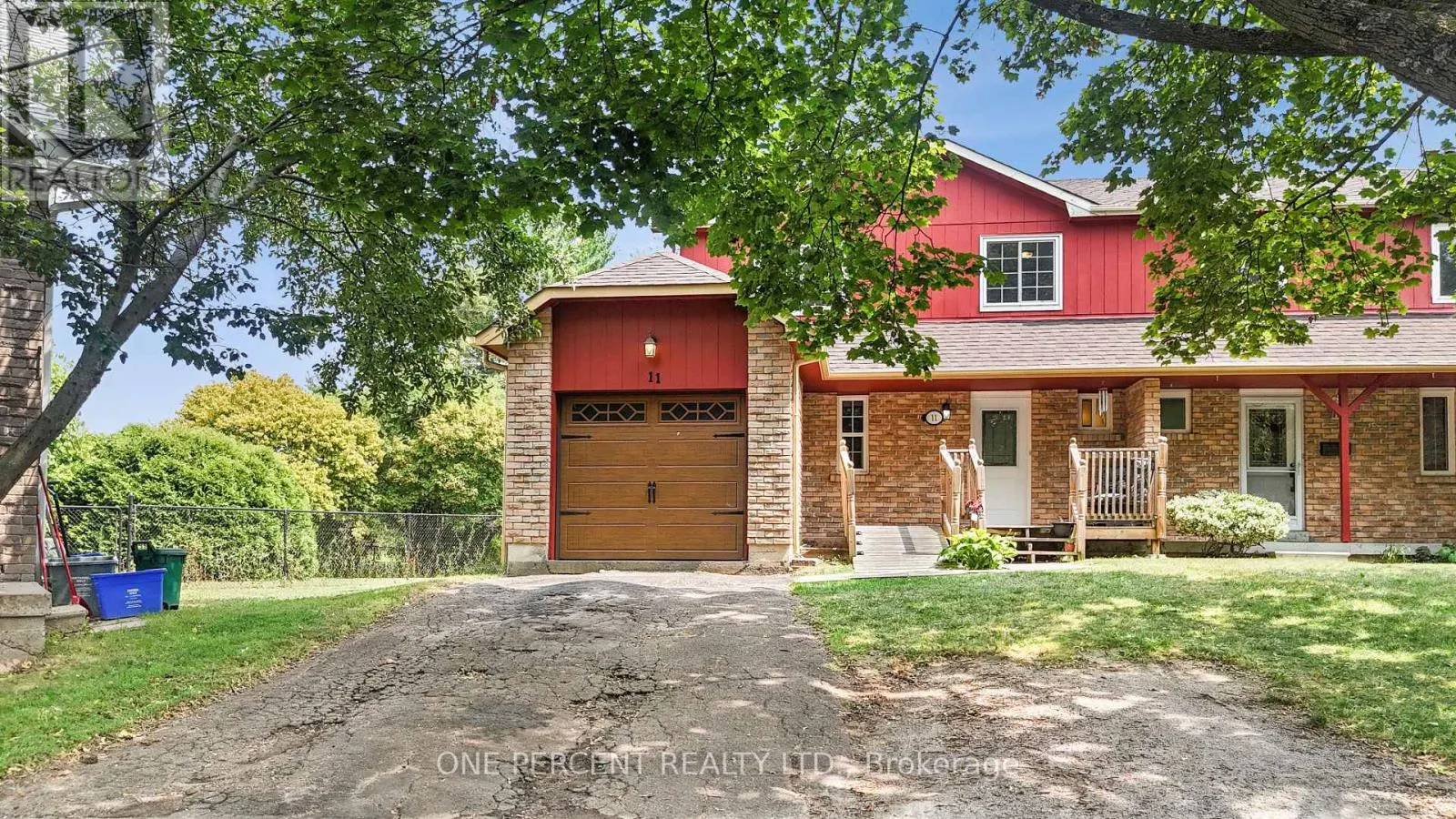 House for rent: 11 Beecroft Court, Whitby, Ontario L1P 1C7