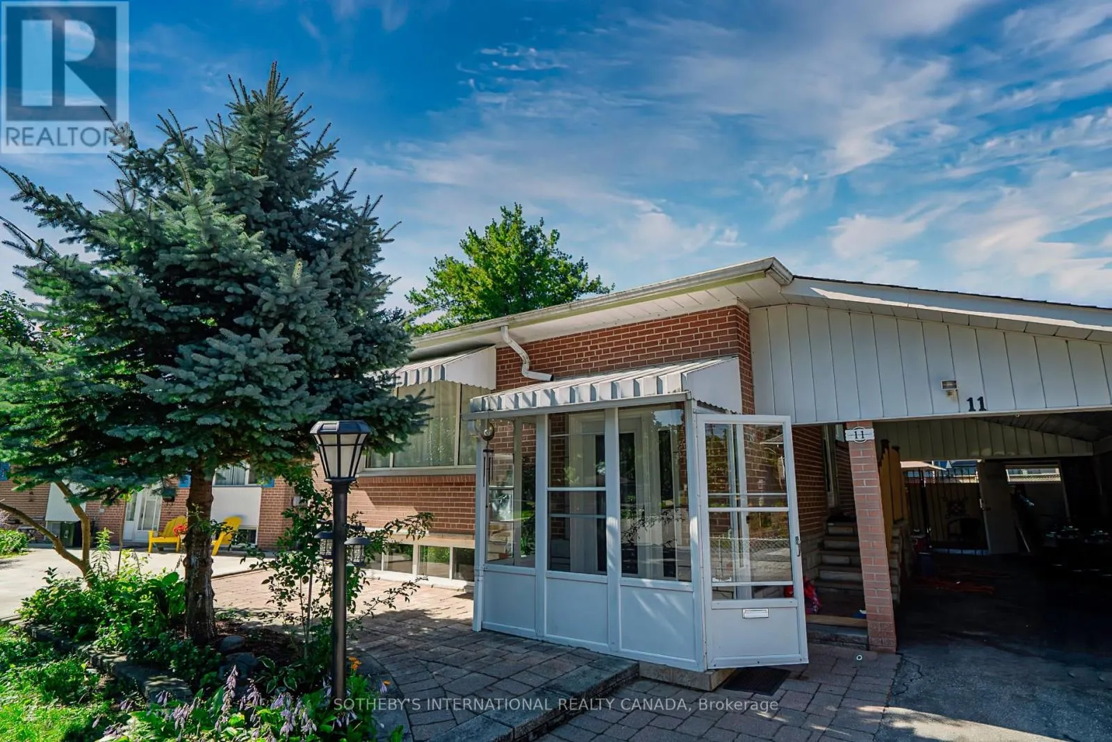 House for rent: 11 Buckhorn Place, Toronto, Ontario M9V 2P3