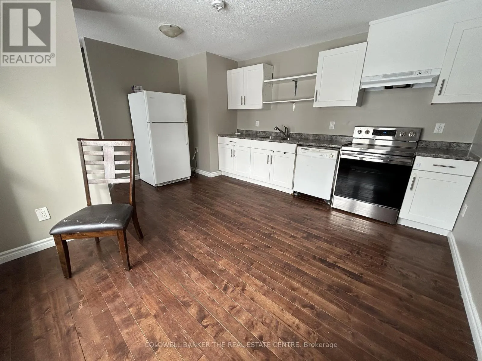 House for rent: 11 Chaucer Crescent, Barrie, Ontario L4N 4T8