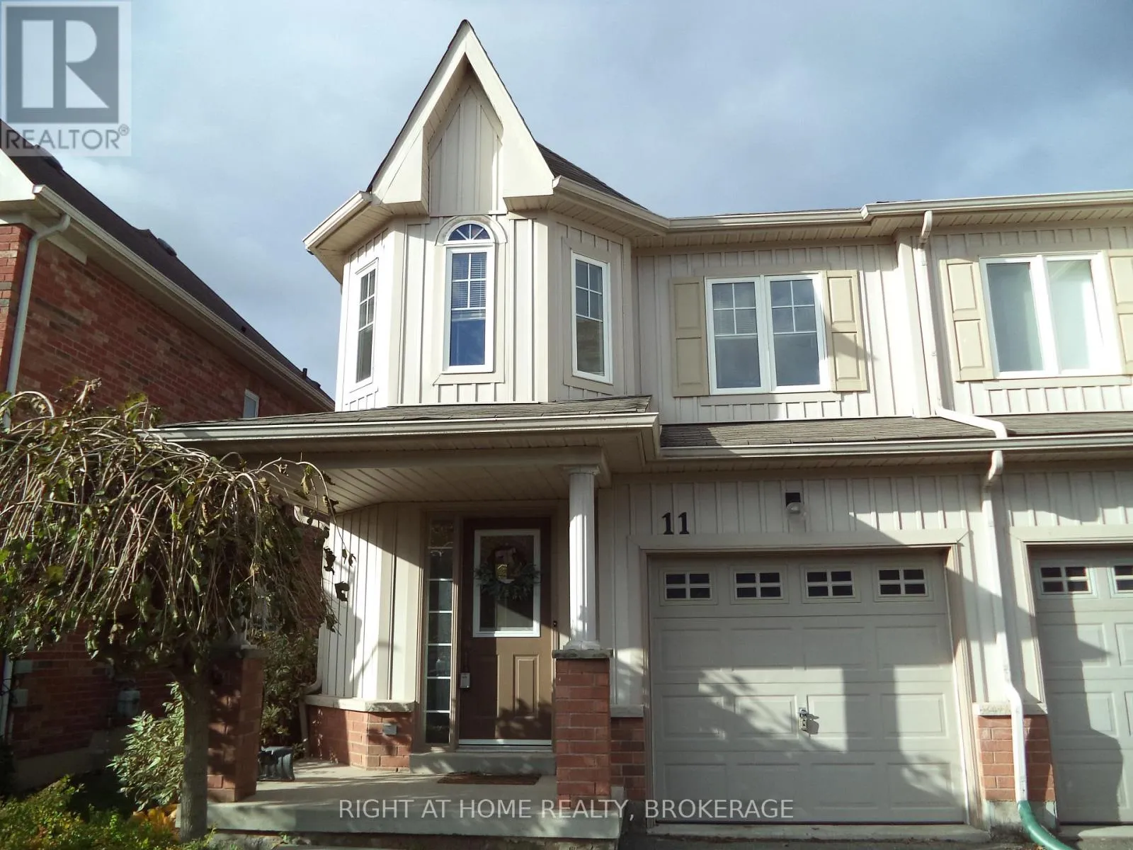 Row / Townhouse for rent: 11 Colonel Lyall Street, St. Catharines, Ontario L2P 0B1