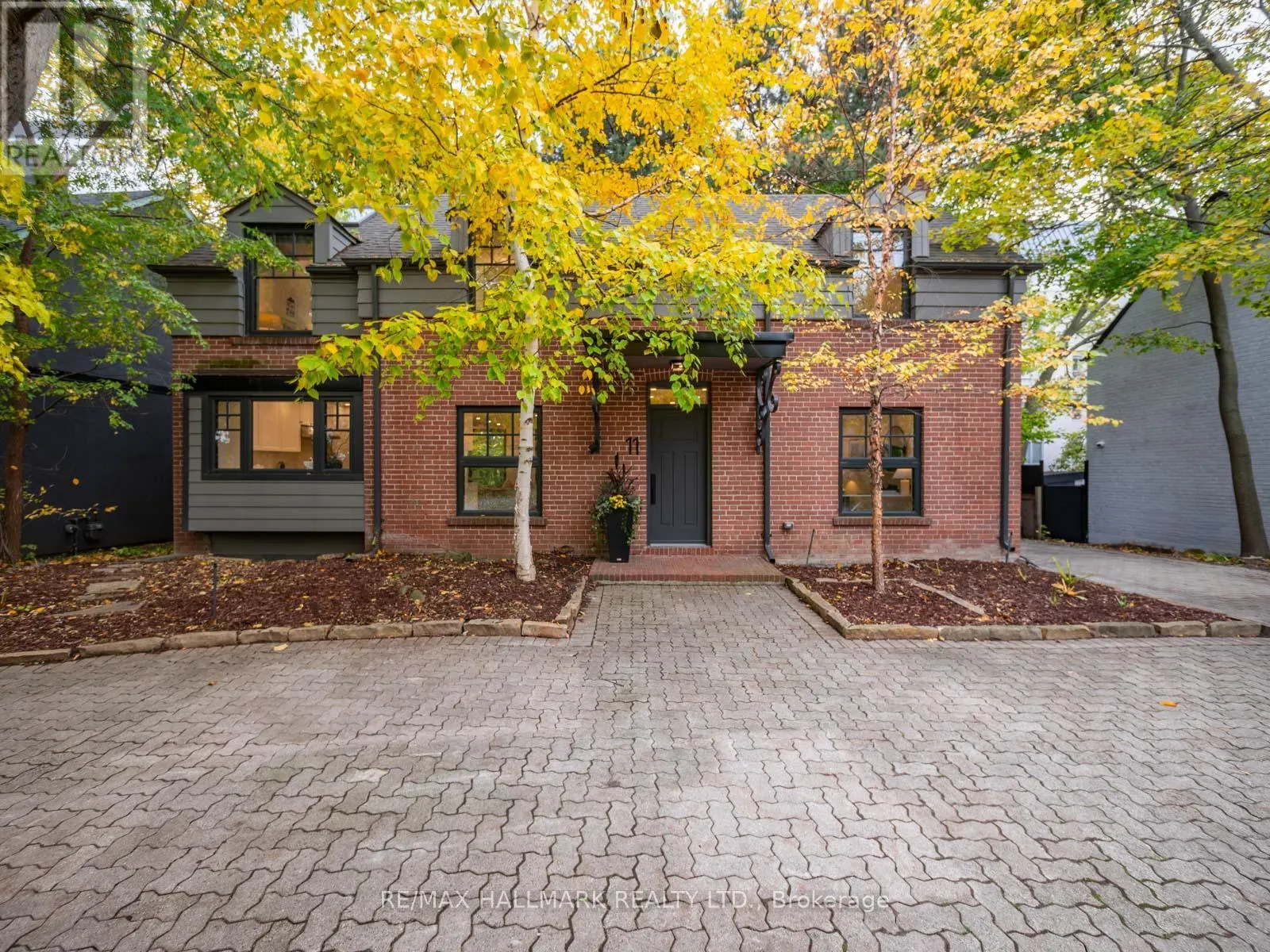 House for rent: 11 Craig Crescent, Toronto, Ontario M4G 2N6