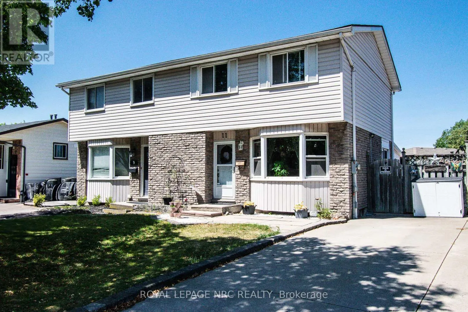 House for rent: 11 Exeter Drive, St. Catharines, Ontario L2P 3M9