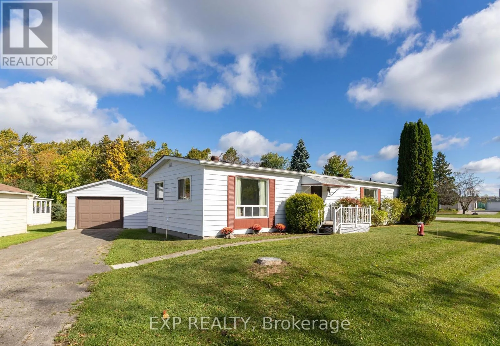 House for rent: 11 Geneva Court, Georgina, Ontario L0E 1R0