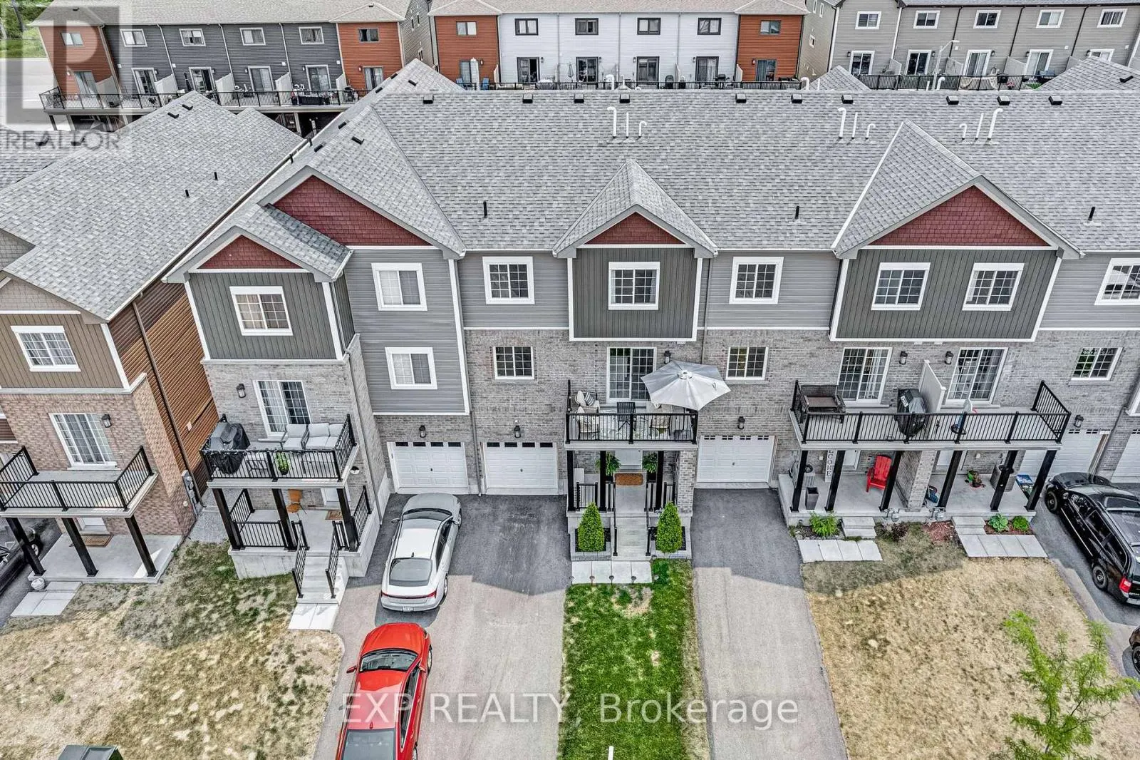 Row / Townhouse for rent: 11 Kodiak Terrace, Barrie, Ontario L9J 0J4