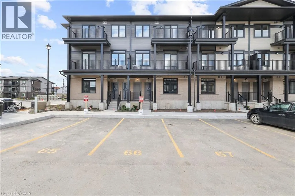 Row / Townhouse for rent: 11 Lomond Lane, Kitchener, Ontario N2R 1R7