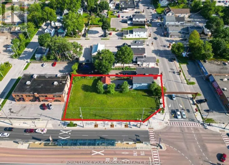 Other for rent: 11 Main St (432/438 Davis) E, Newmarket, Ontario L3Y 3Y1