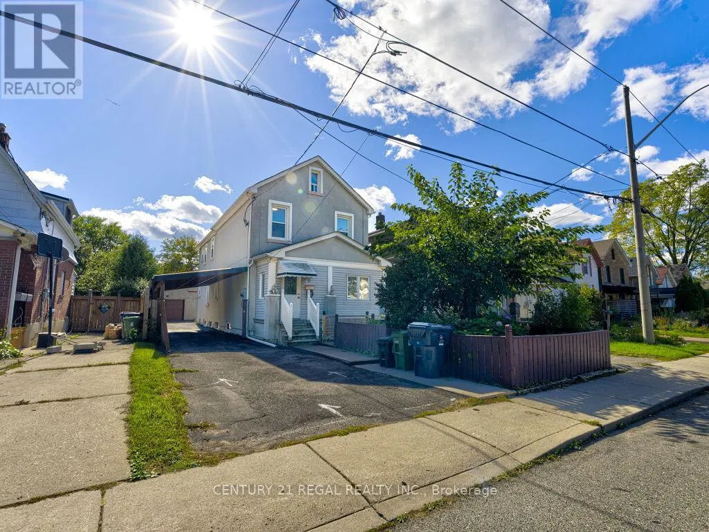 House for rent: 11 Midburn Avenue, Toronto, Ontario M4C 2C8