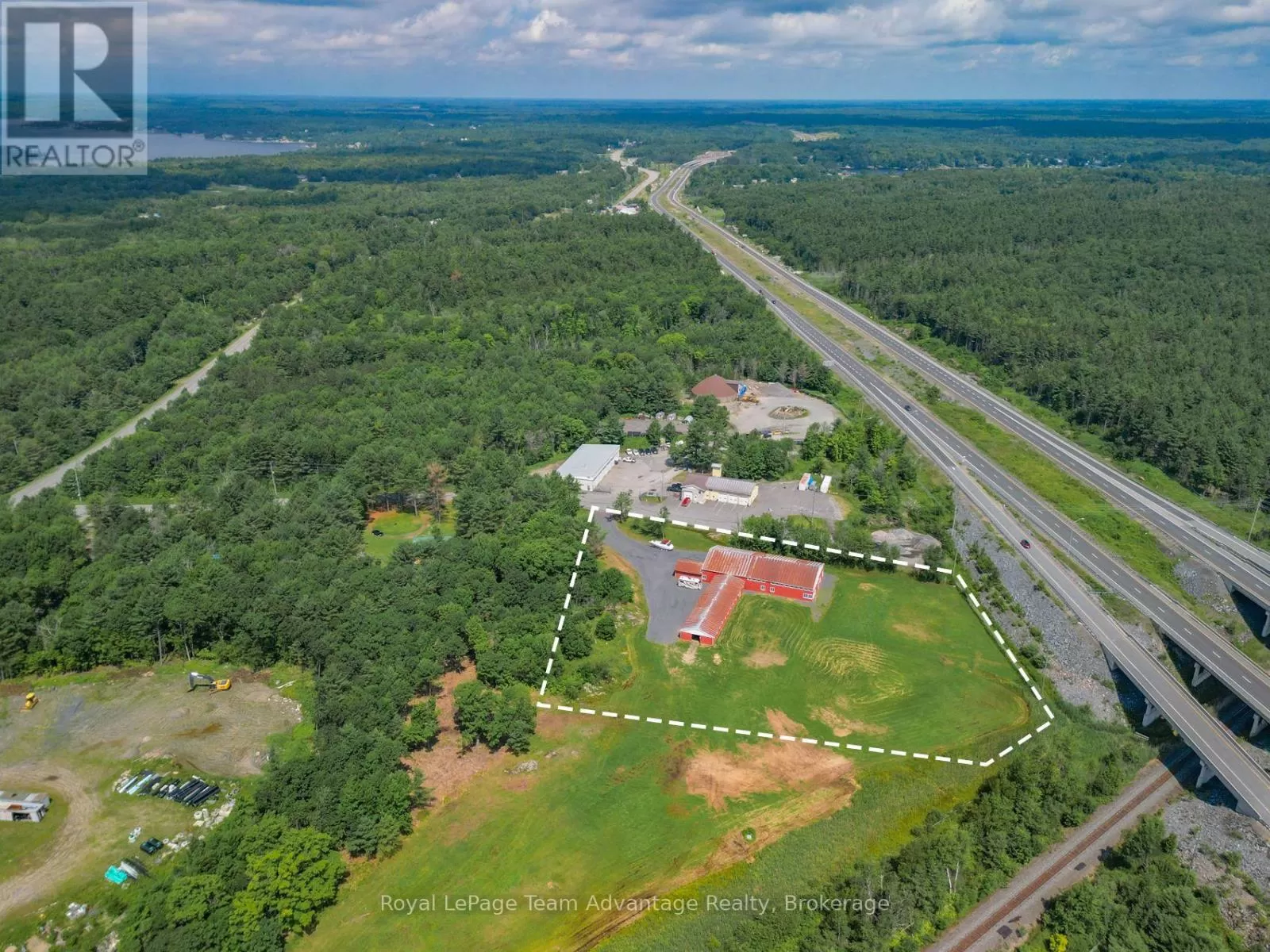 11 Municipal Drive, McDougall, Ontario P2A 2W9