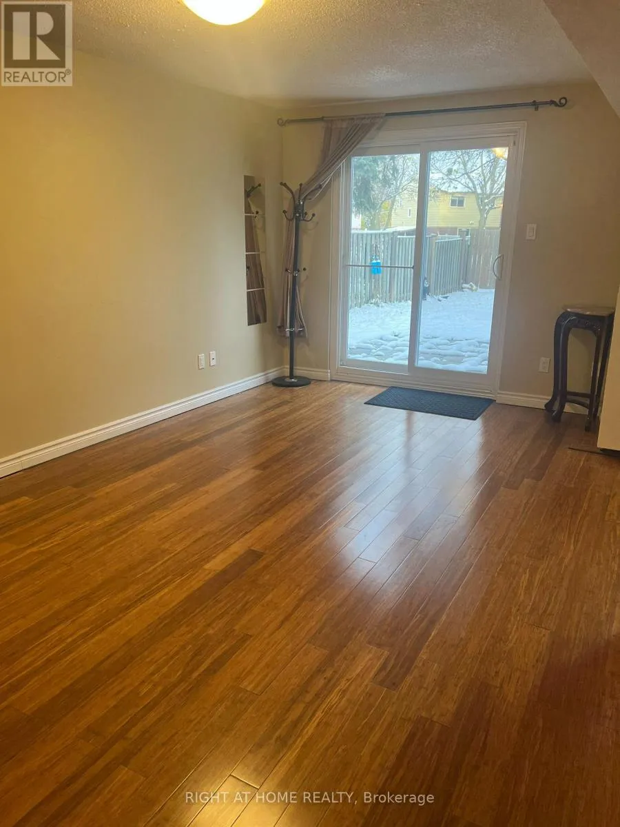 House for rent: 11 Myrna Lane, Toronto, Ontario M1V 3N6