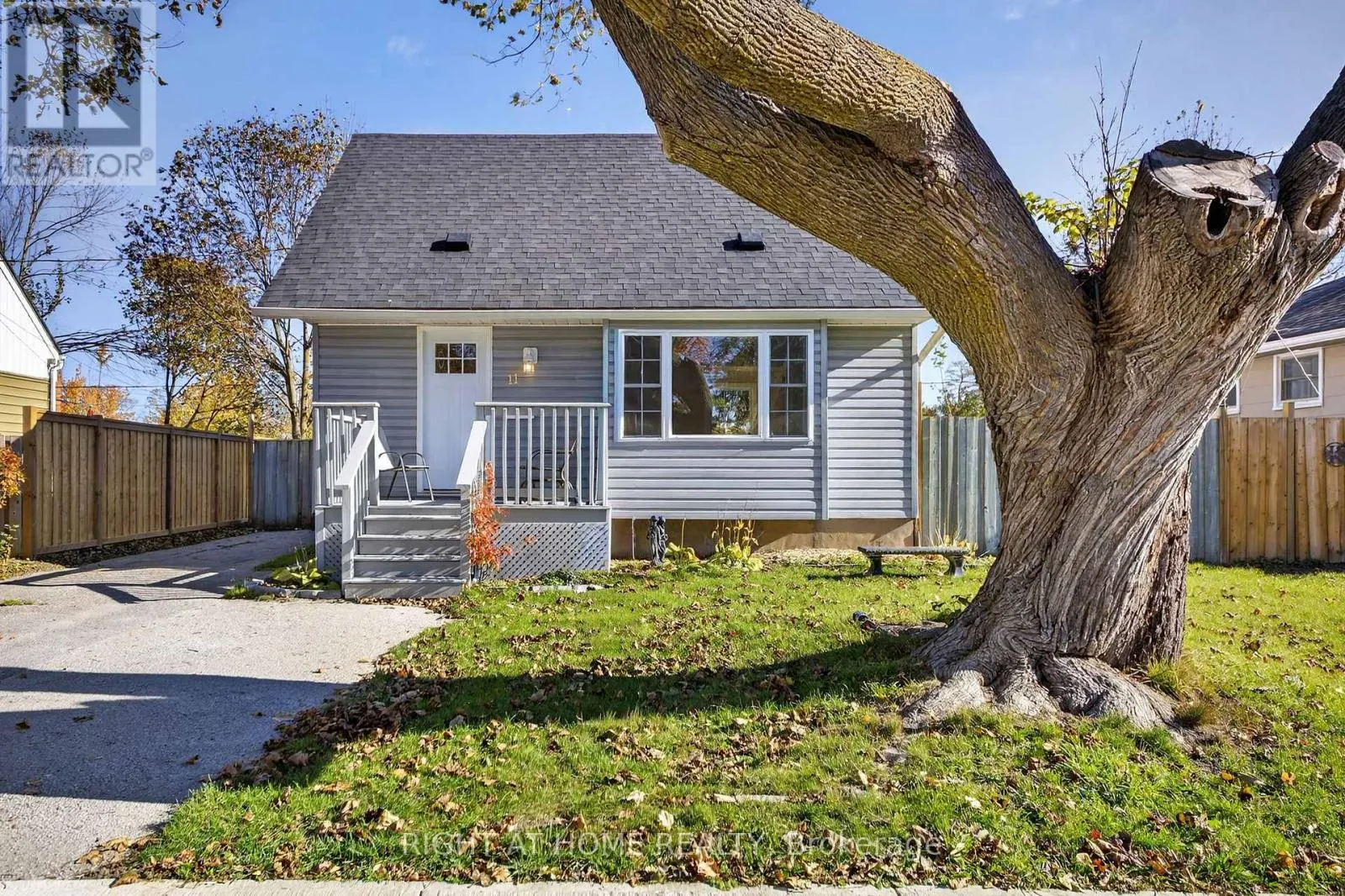 House for rent: 11 Newton Street, Barrie, Ontario L4M 3N2