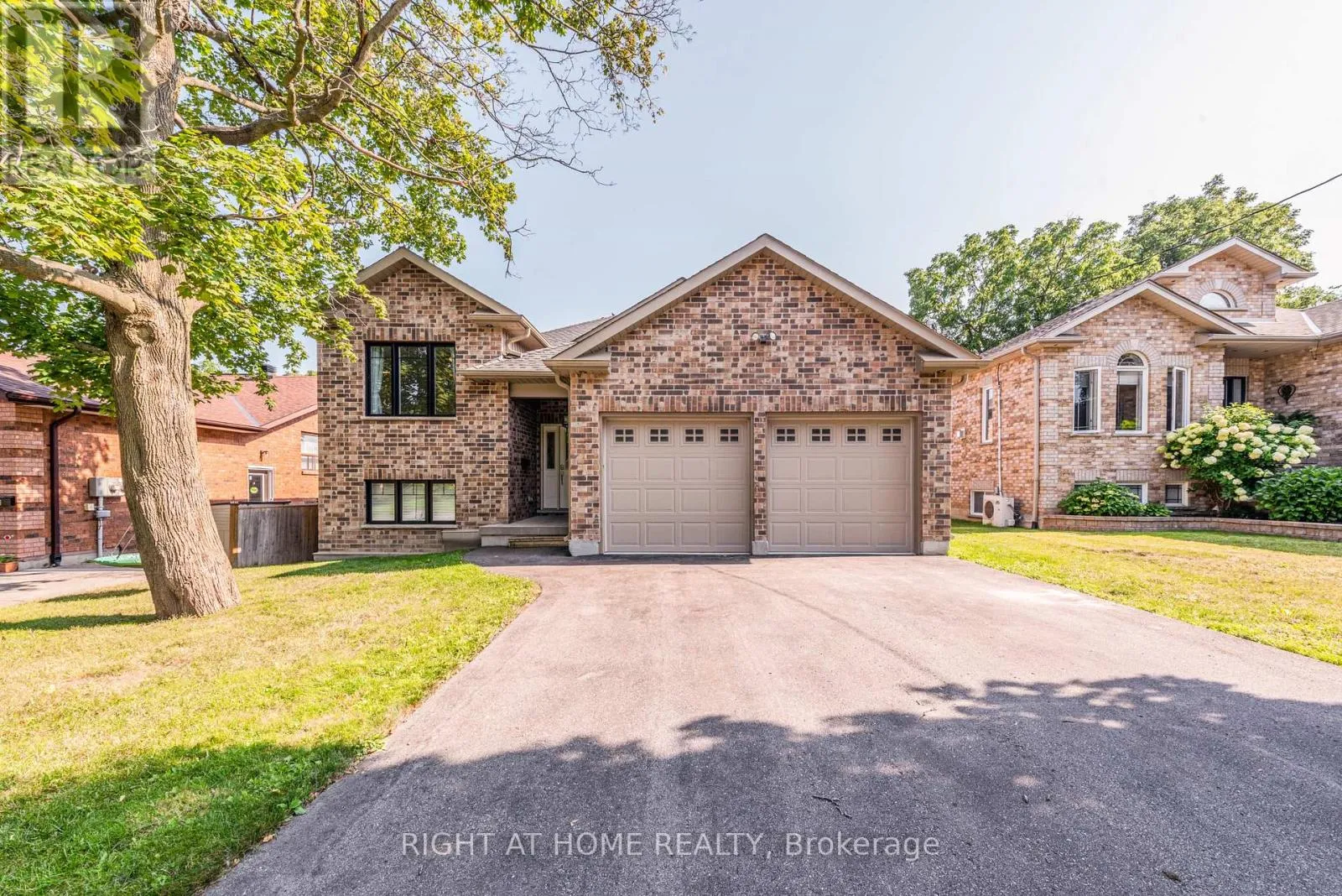 House for rent: 11 Ottaway Avenue, Barrie, Ontario L4M 2W6