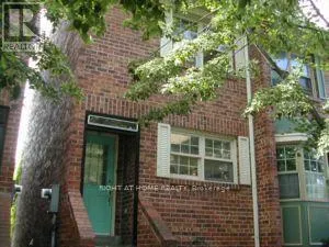 House for rent: 11 Quarry Court, Toronto, Ontario M4J 5A6