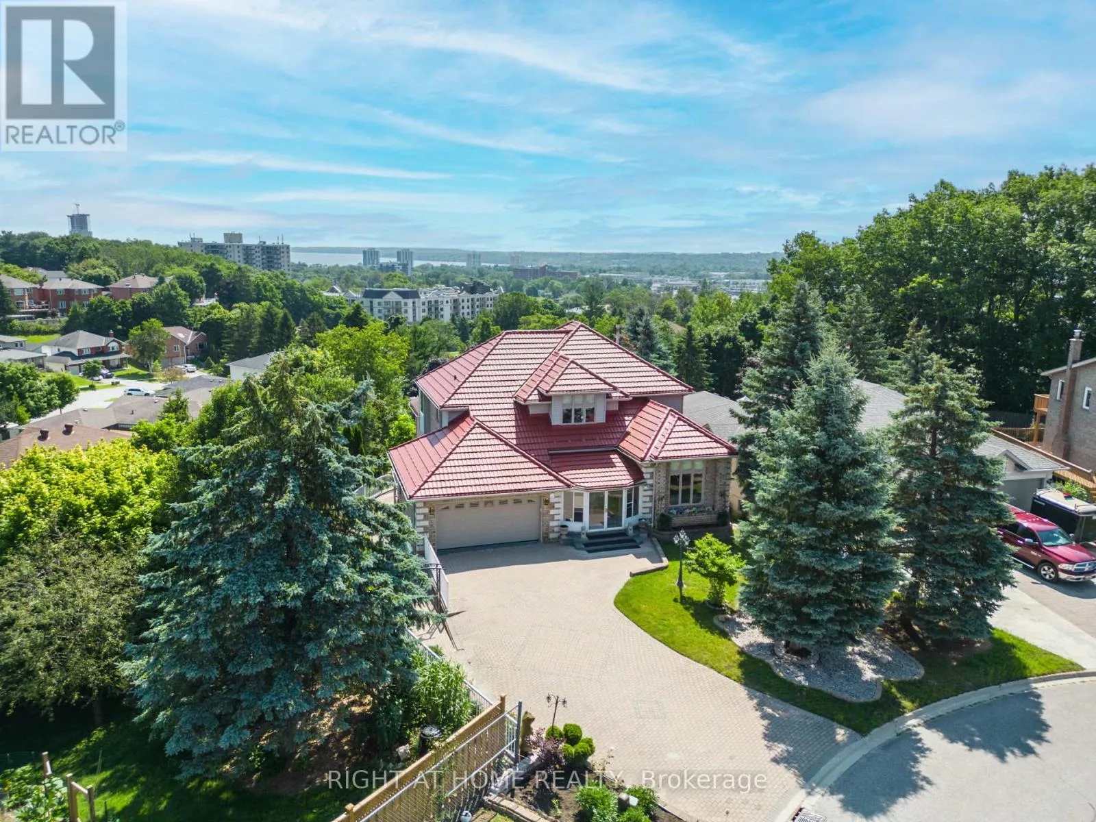 House for rent: 11 Thackeray Crescent, Barrie, Ontario L4N 6J6