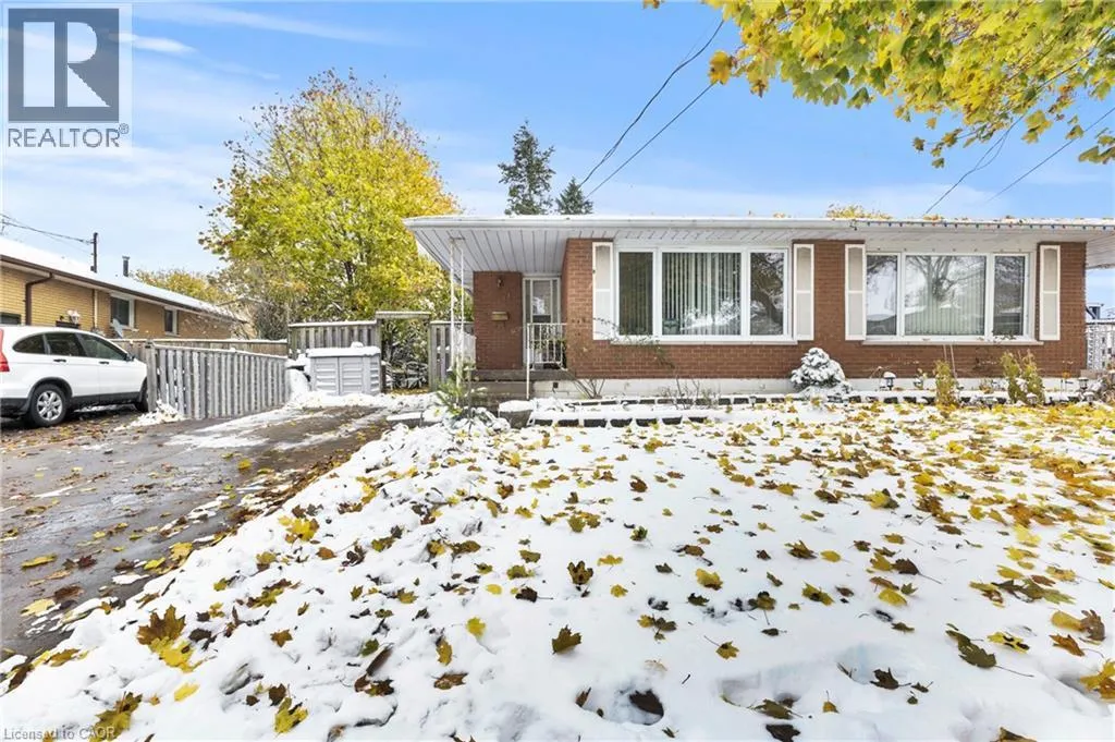 House for rent: 11 Torlake Street, Hamilton, Ontario L8W 1L4