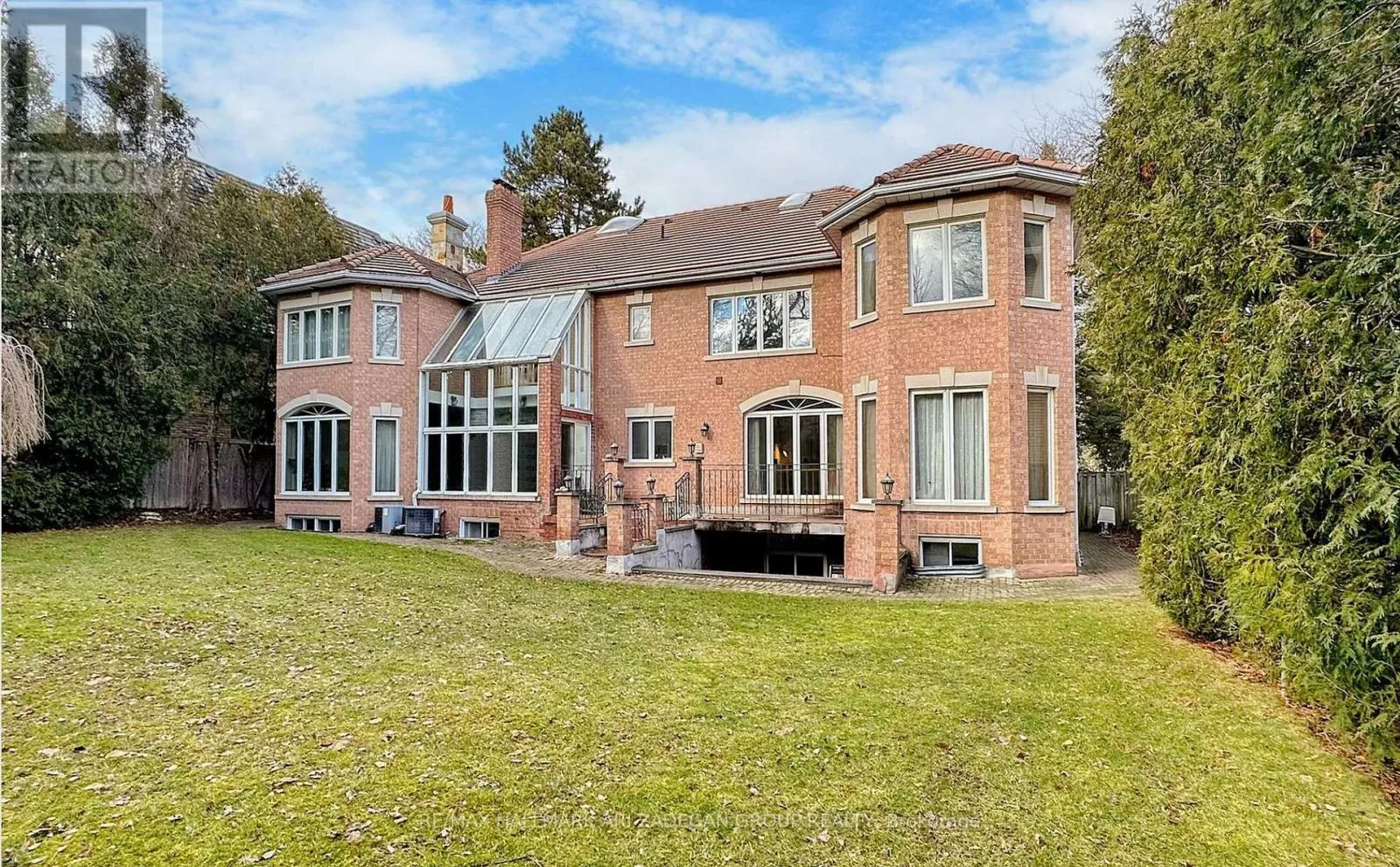 House for rent: 11 Vernham Avenue, Toronto, Ontario M2L 2B1