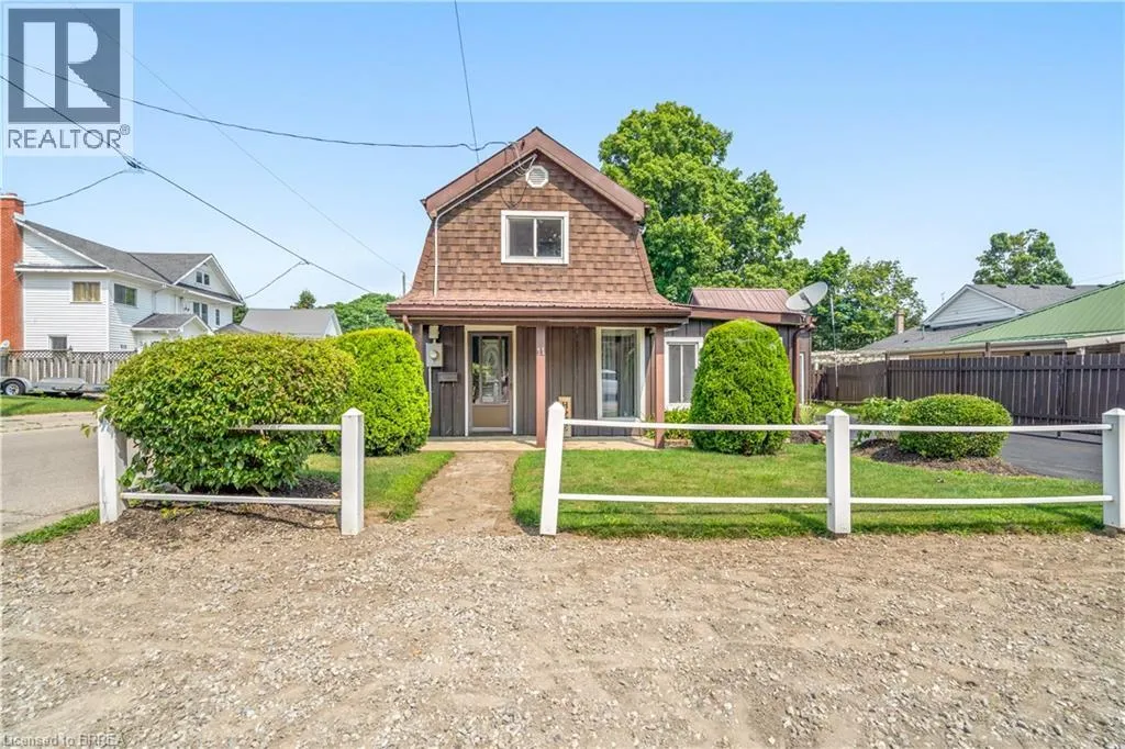 House for rent: 11 West Church Street, Waterford, Ontario N0E 1Y0