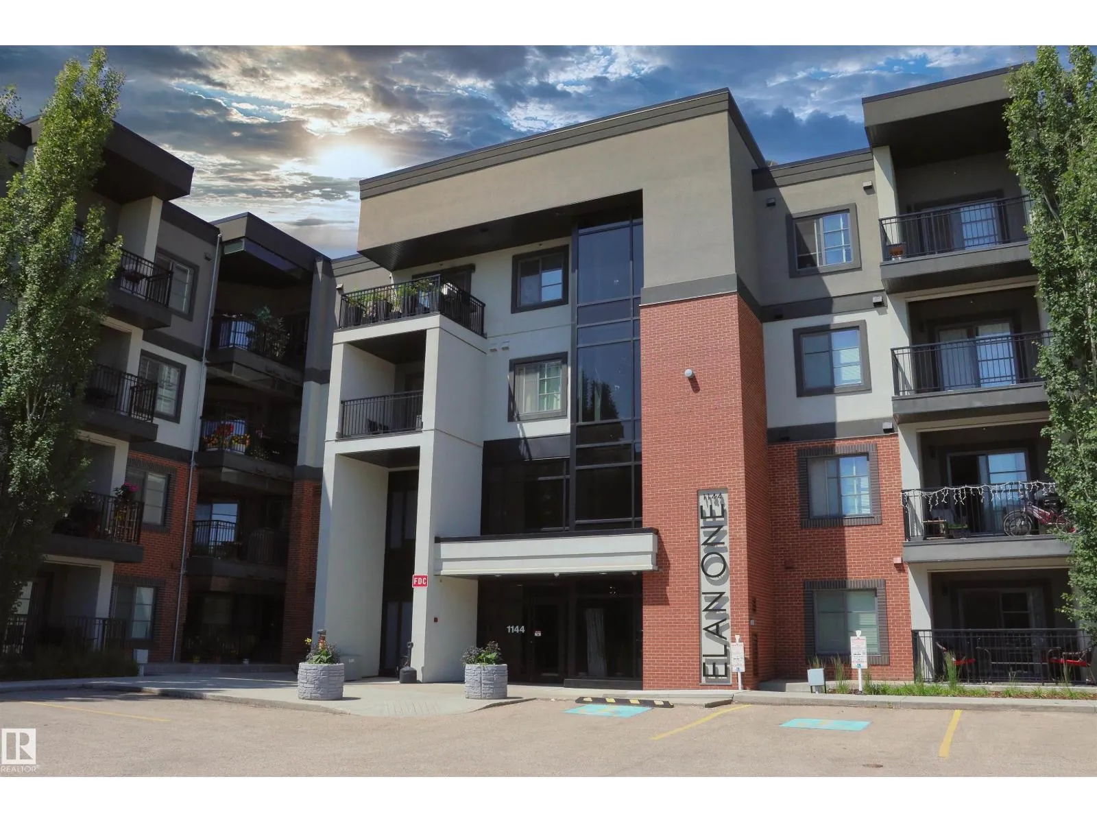 Apartment for rent: #110 1144 Adamson Dr Sw, Edmonton, Alberta T6W 2X7