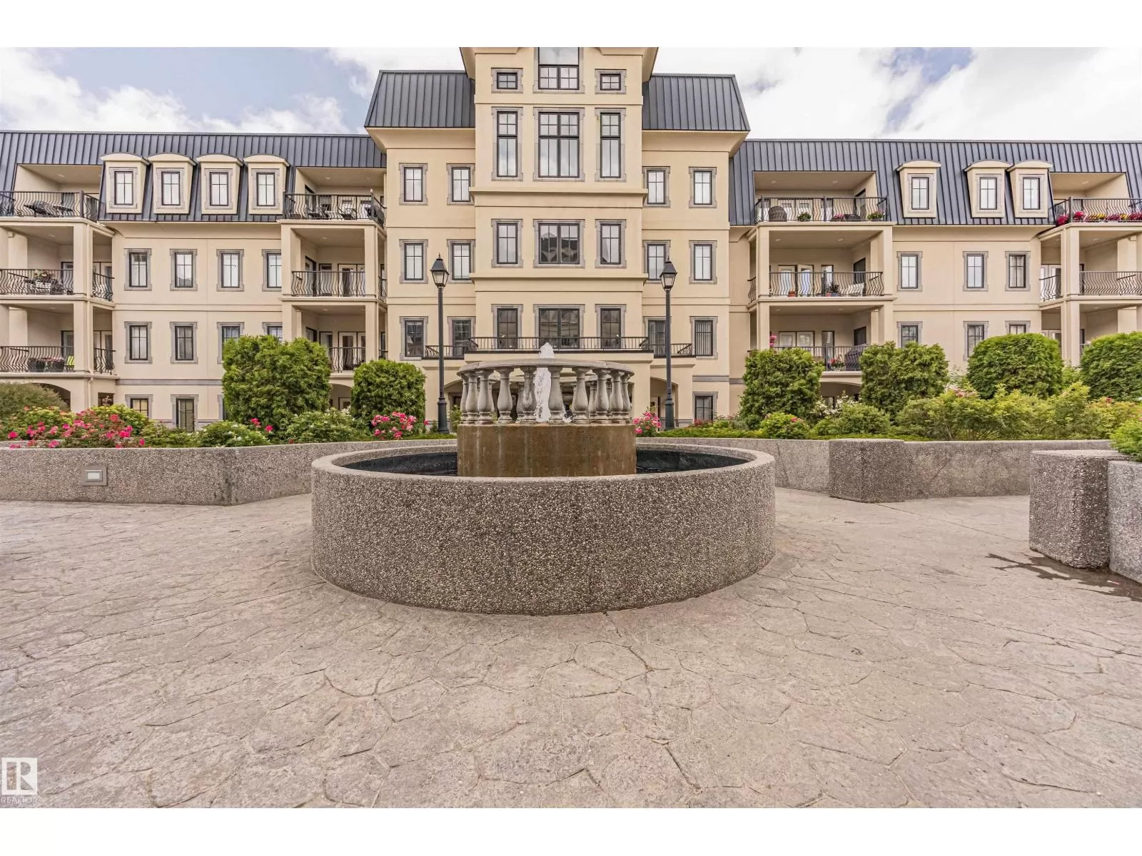 Apartment for rent: #110 1406 Hodgson Wy Nw, Edmonton, Alberta T6R 3K1