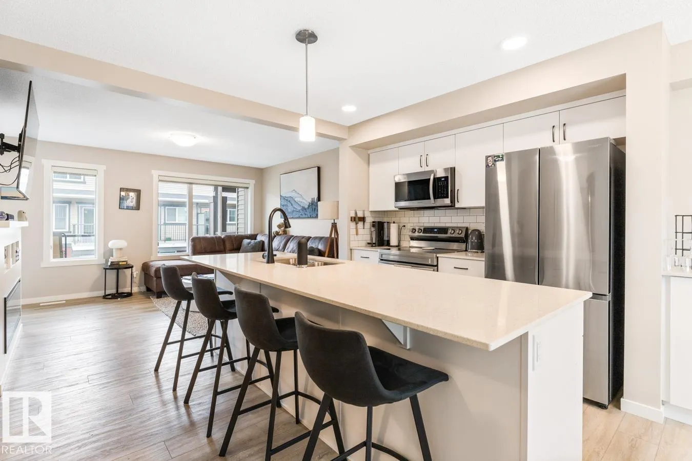 Row / Townhouse for rent: #110 1530 Tamarack Bv Nw, Edmonton, Alberta T6T 2E6