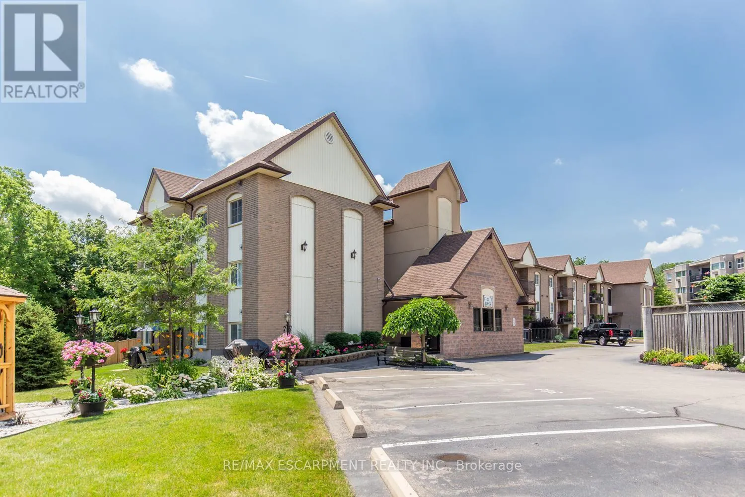 Apartment for rent: 110 - 20 John Street, Grimsby, Ontario L3M 1X5