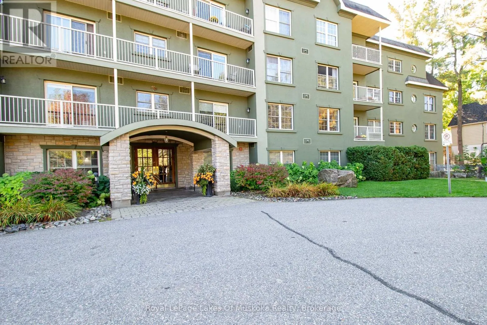 Apartment for rent: 110 - 24 Ontario Street, Bracebridge, Ontario P1L 2H5