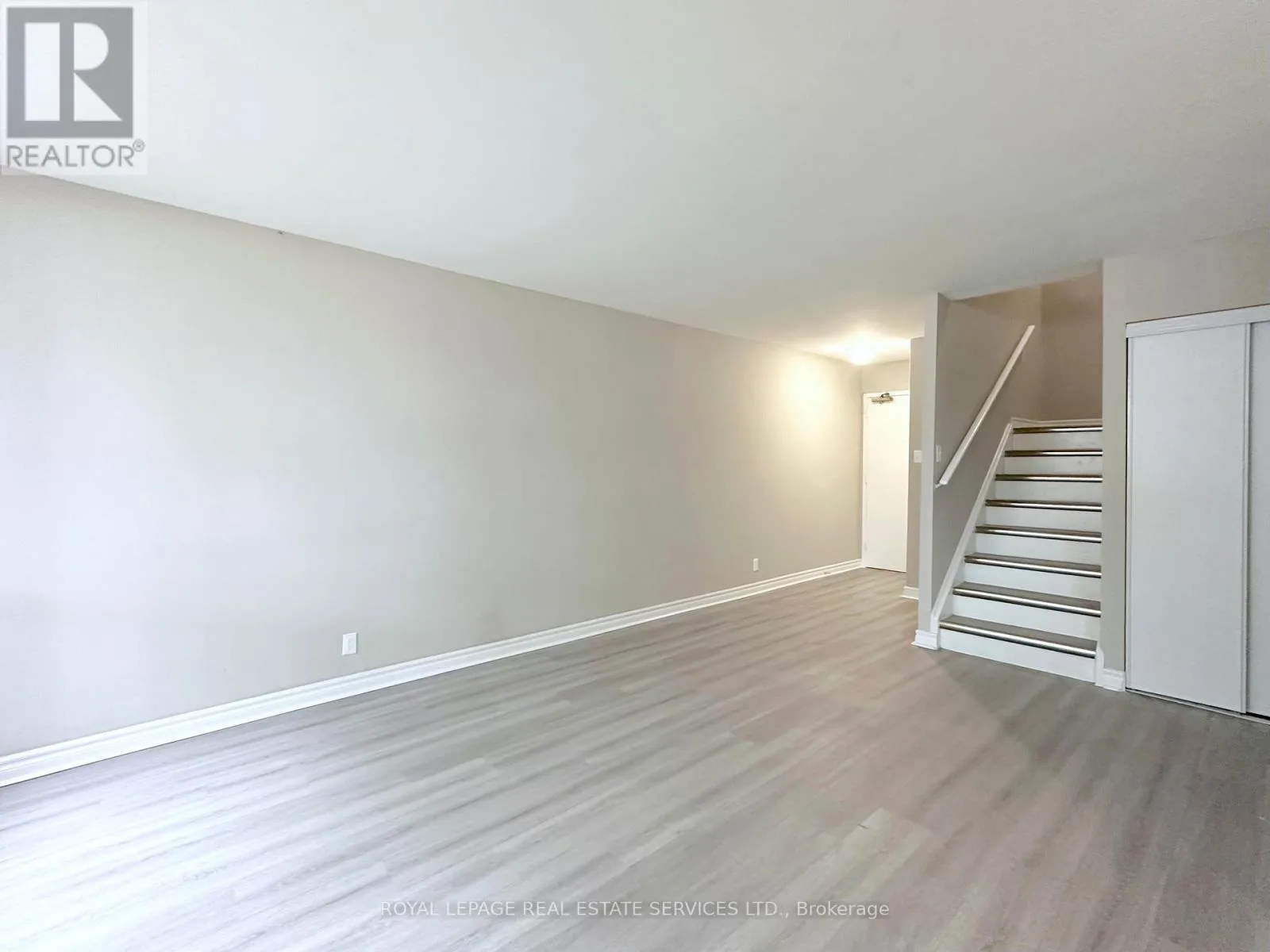 Other for rent: 110 - 280 Wentworth Street W, Oshawa, Ontario L1J 1N2