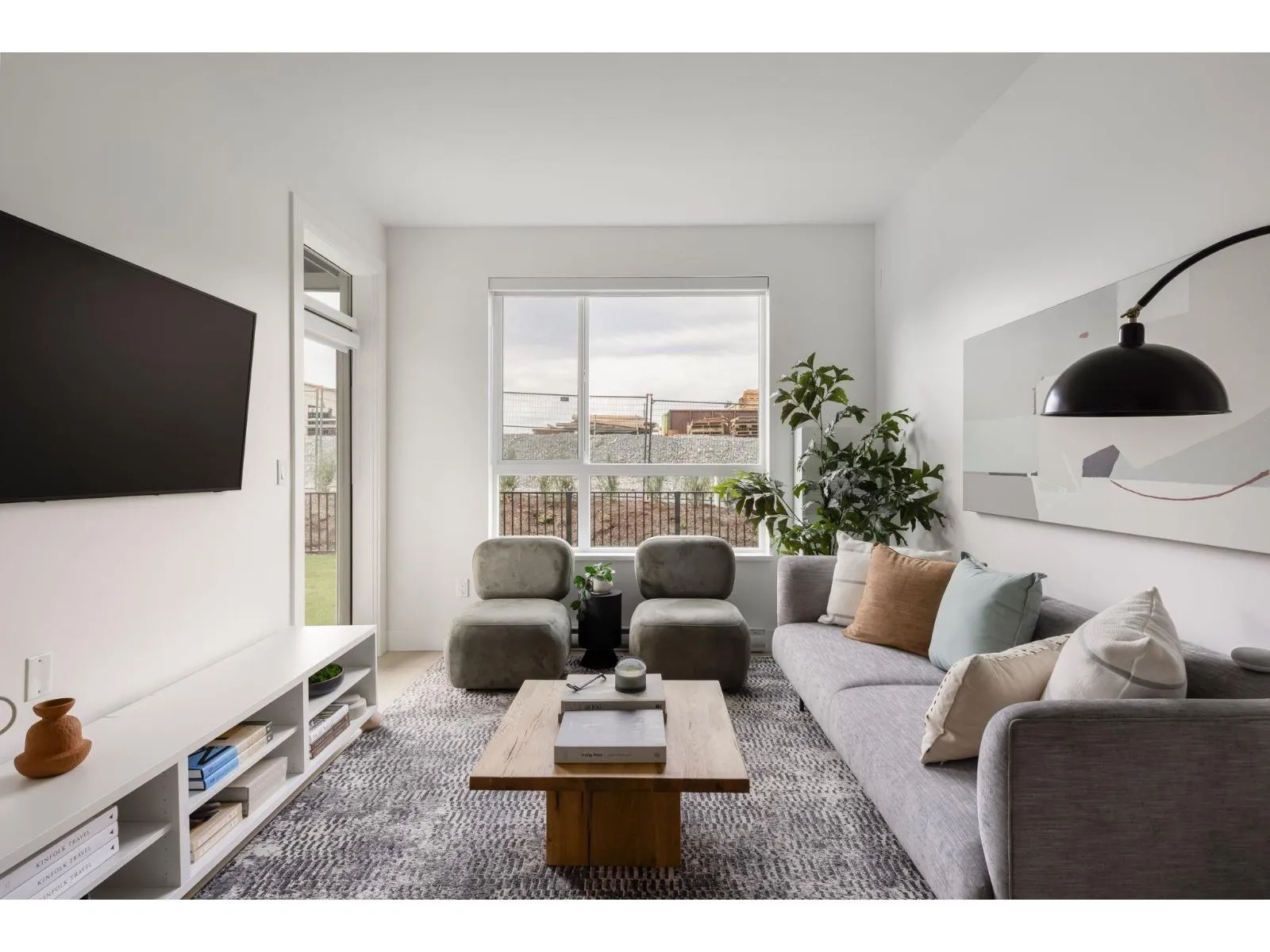 Apartment for rent: 110 30494 Cardinal Avenue, Abbotsford, British Columbia V2T 0A5