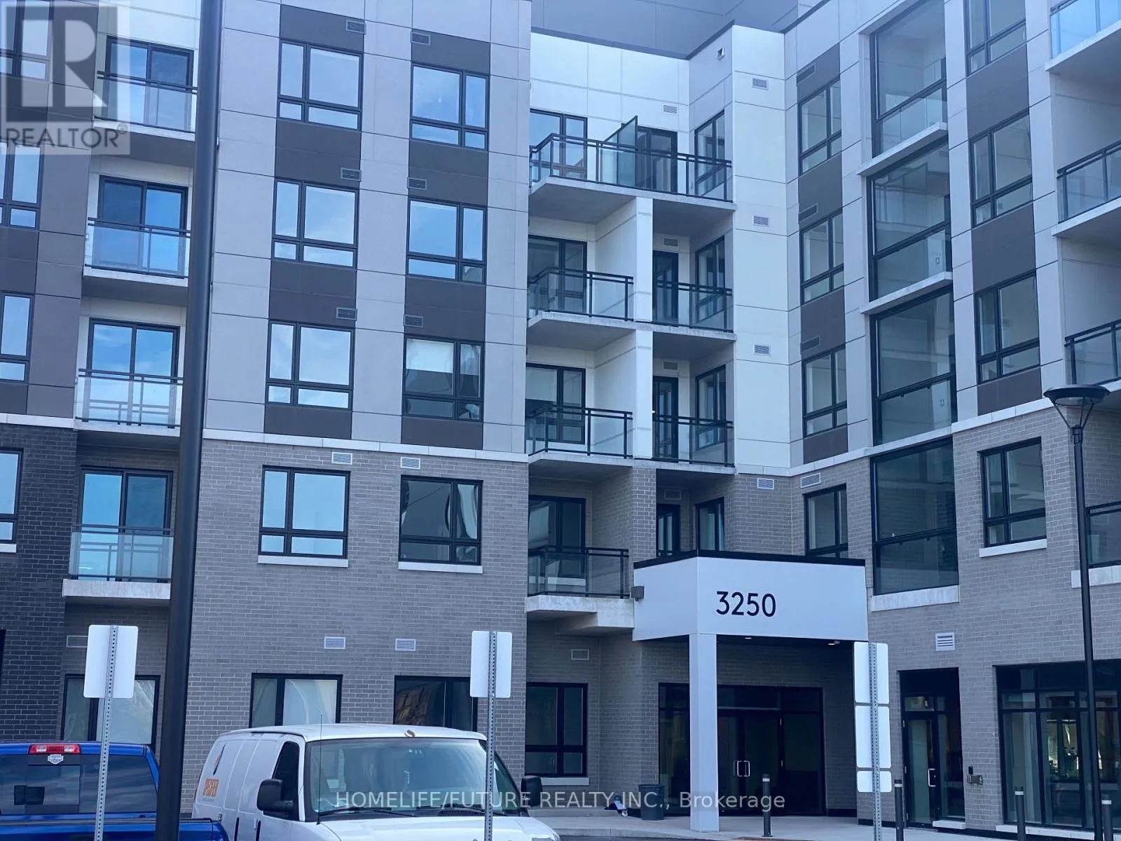 Apartment for rent: 110 - 3250 Carding Mill Trail, Oakville, Ontario L6M 1L3