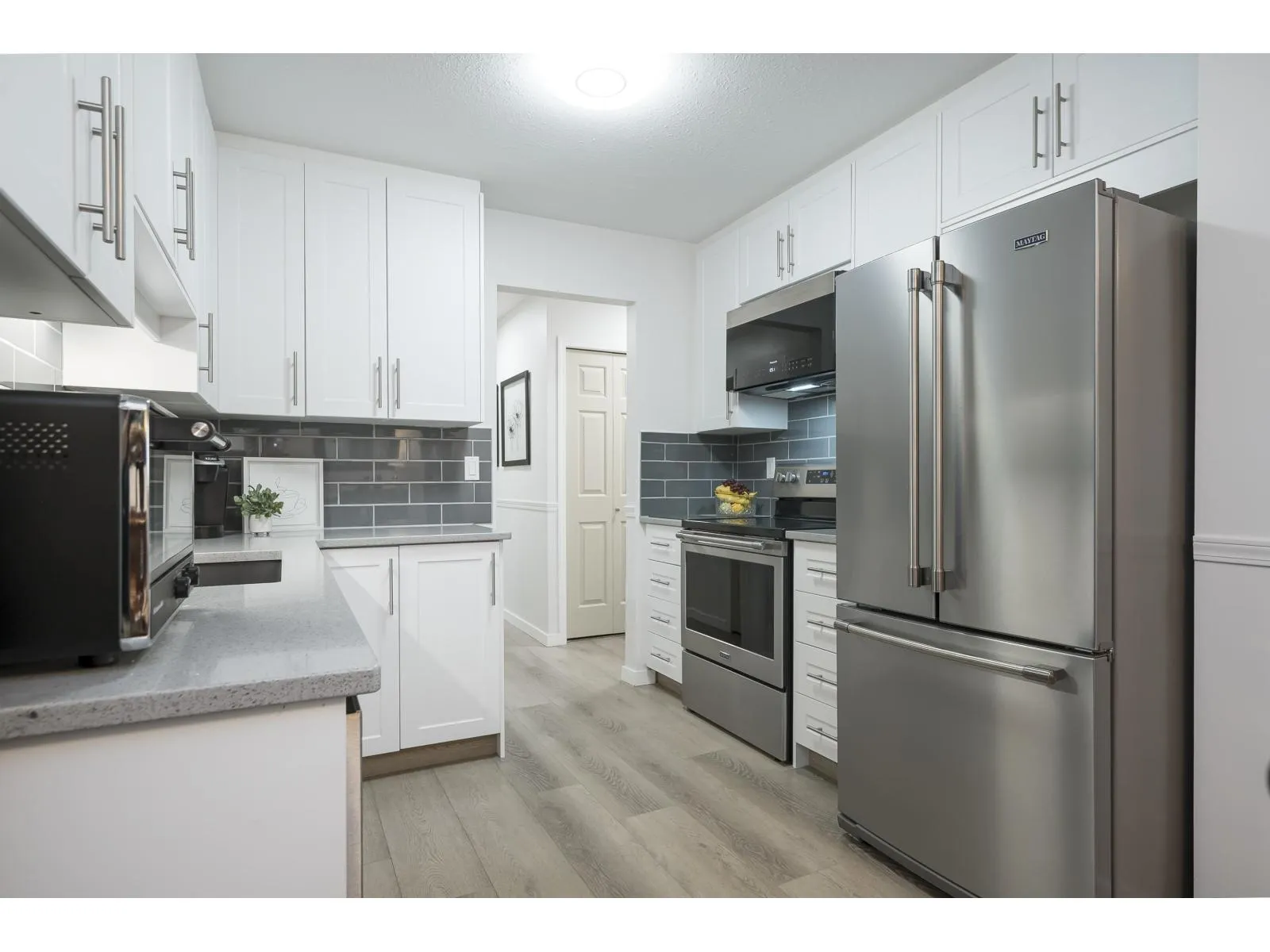 Apartment for rent: 110 32823 Landeau Place, Abbotsford, British Columbia V2S 6S6