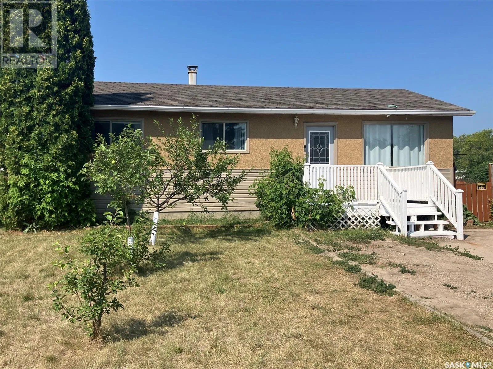 House for rent: 110 4th Street N, Nipawin, Saskatchewan S0E 1E0