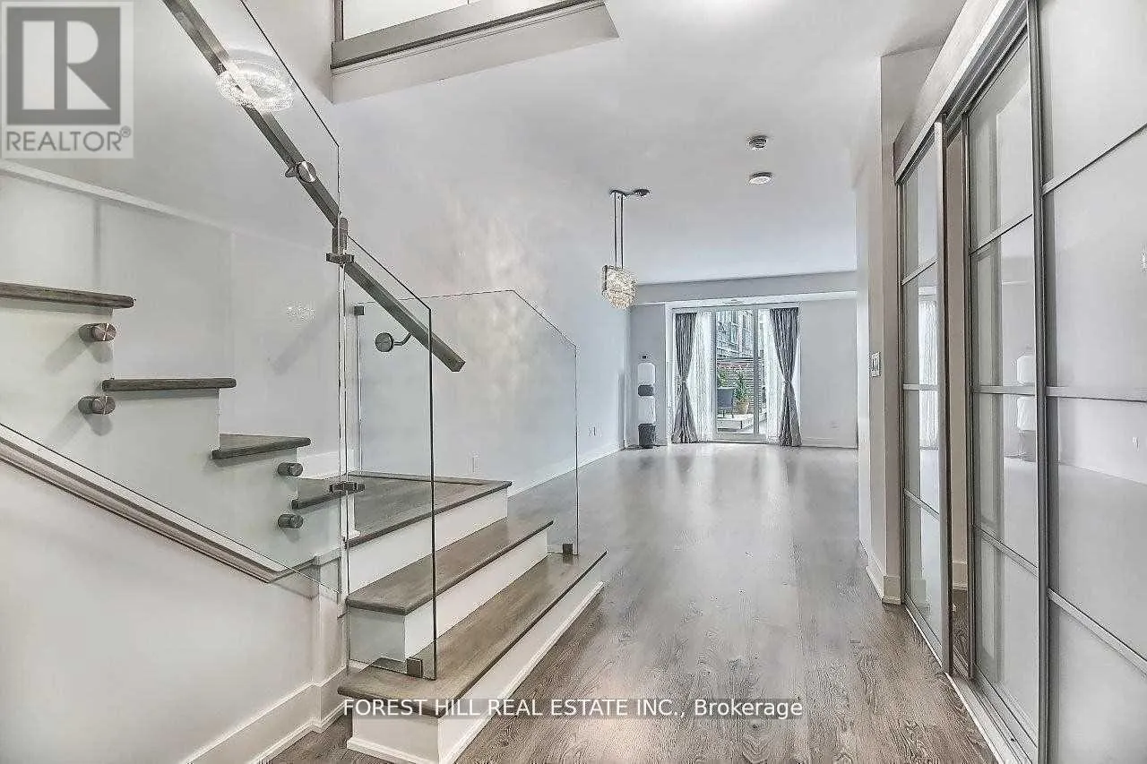 Apartment for rent: 110 - 7608 Yonge Street, Vaughan, Ontario L4J 0J5