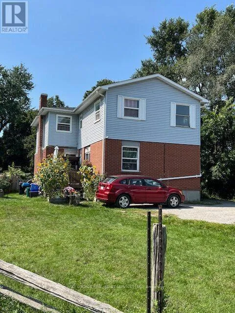 Triplex for rent: 1100 Simcoe Street S, Oshawa, Ontario L1H 4L6