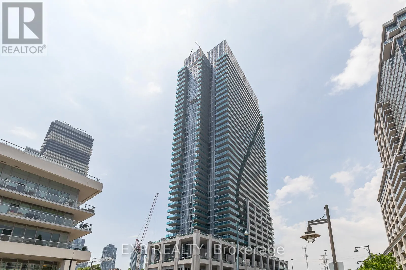 Apartment for rent: 1101 - 16 Brookers Lane, Toronto, Ontario M8V 0A5