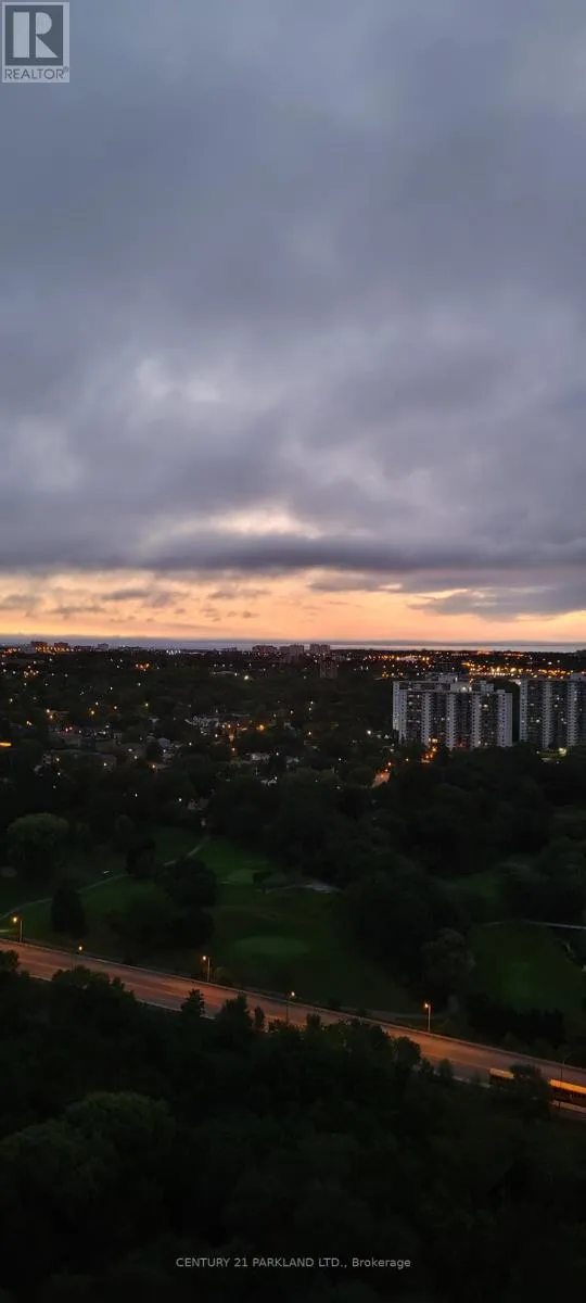 Apartment for rent: 1102 - 3 Massey Square, Toronto, Ontario M4C 5L5