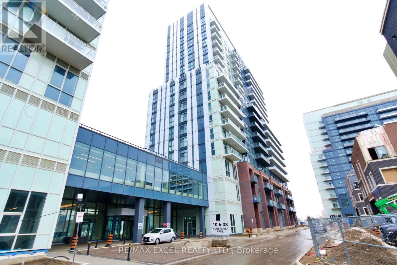 Apartment for rent: 1102 - 38 Honeycrisp Crescent, Vaughan, Ontario L4K 0M8