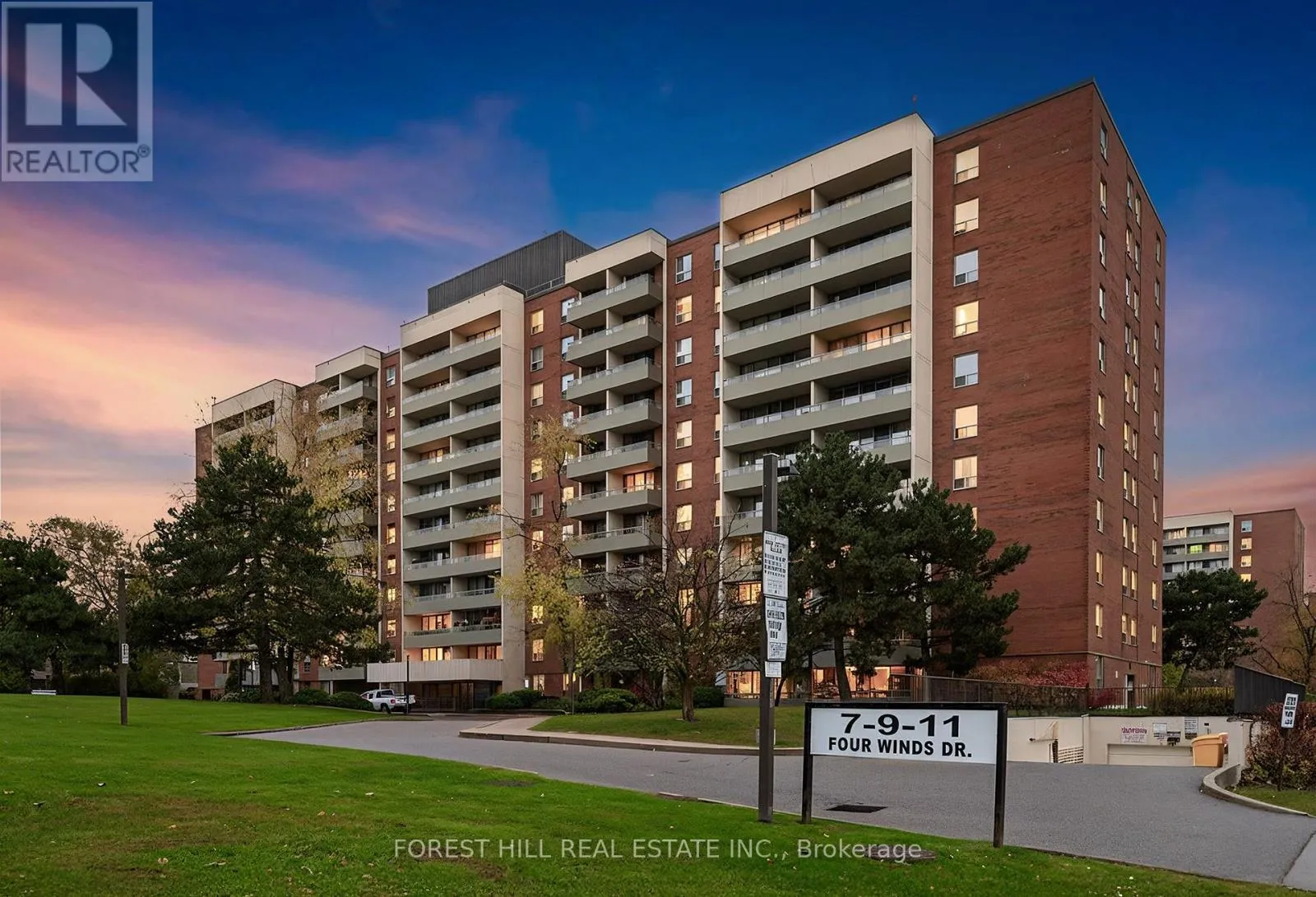 Apartment for rent: 1103 - 9 Four Winds Drive, Toronto, Ontario M3J 2S8