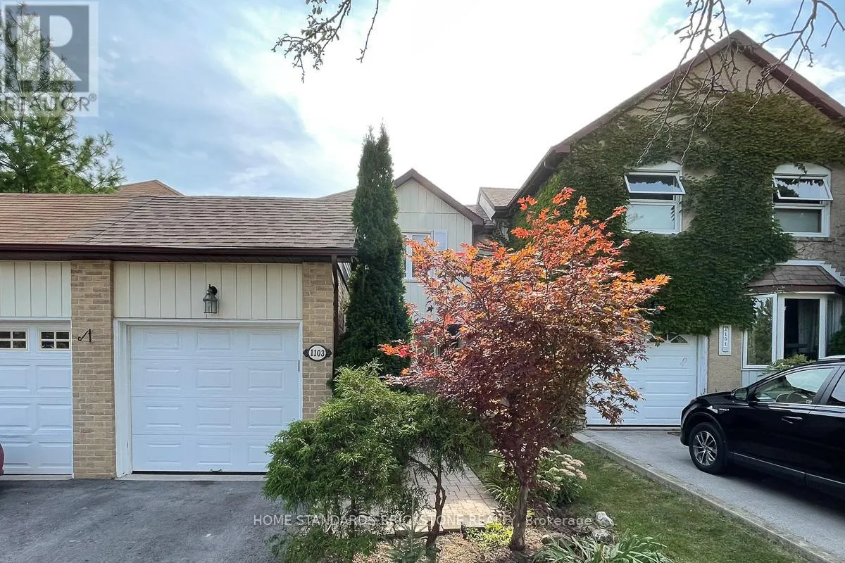 Row / Townhouse for rent: 1103 Springbrook Crescent, Oakville, Ontario L6M 2C9