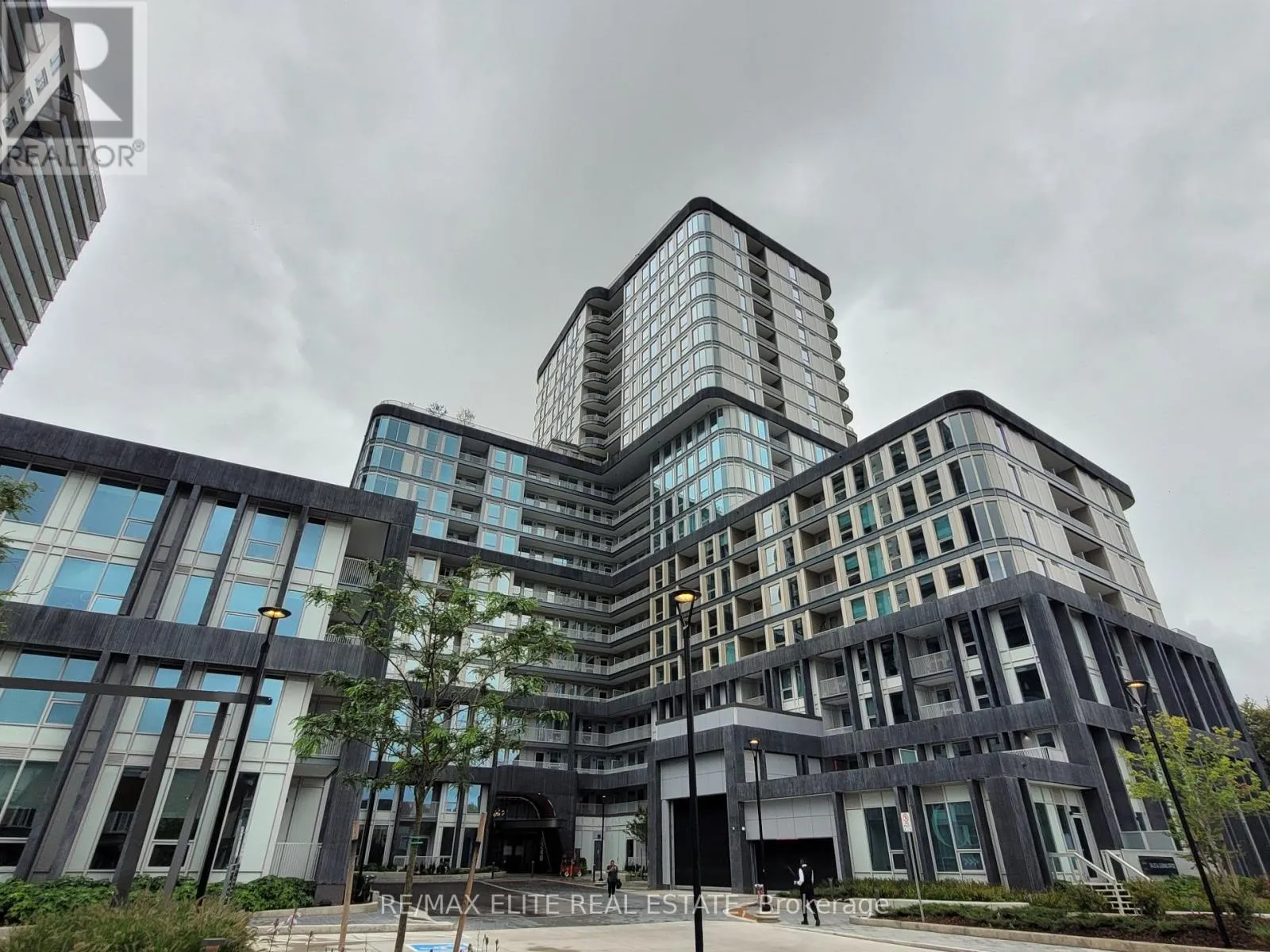 Apartment for rent: 1104 - 3240 William Coltson Avenue, Oakville, Ontario L6H 8C8