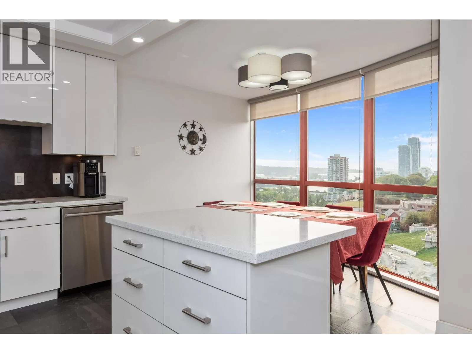 Apartment for rent: 1104 38 Leopold Place, New Westminster, British Columbia V3L 2C6