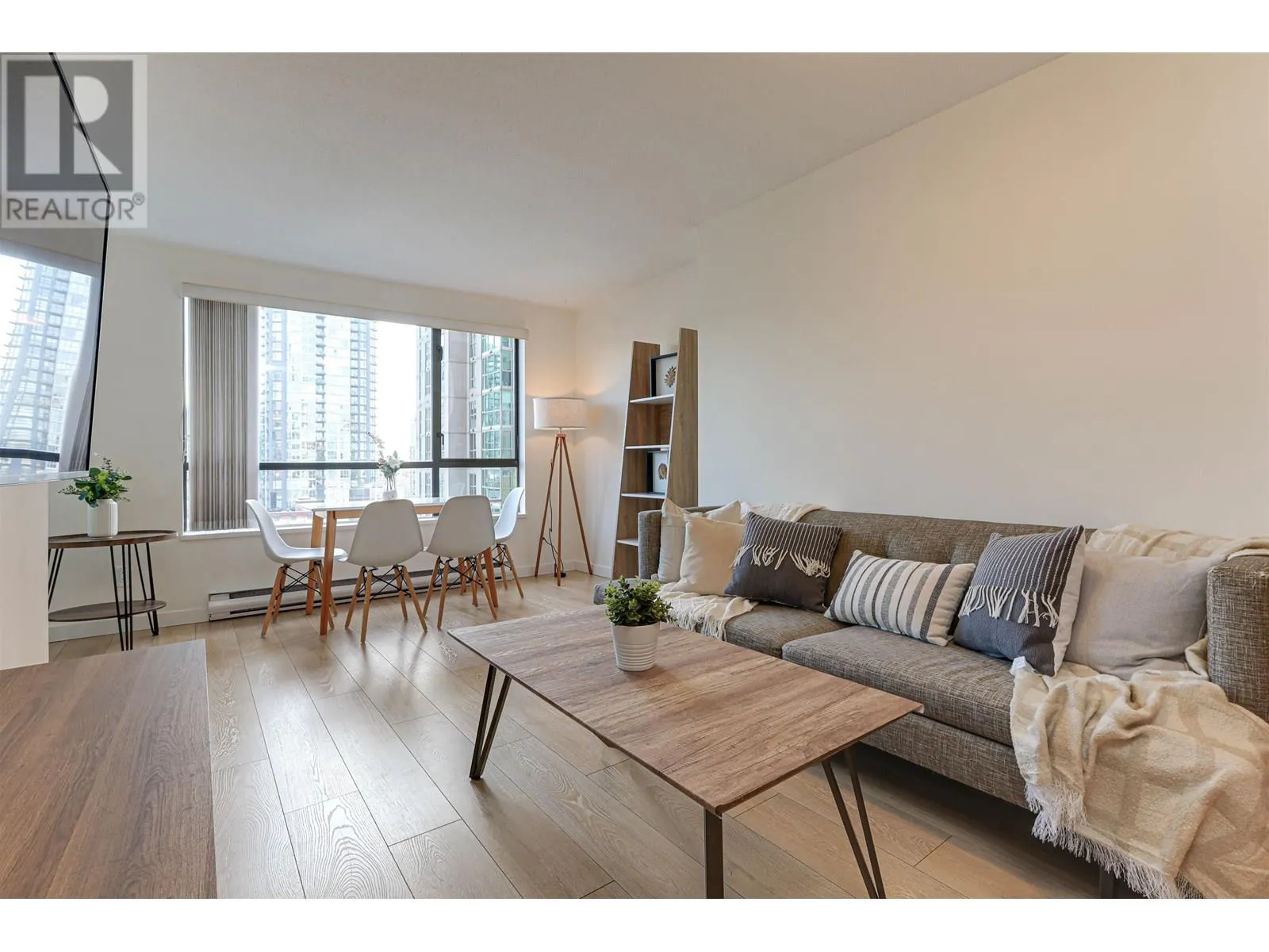 Apartment for rent: 1105 1189 Howe Street, Vancouver, British Columbia V6Z 2X4