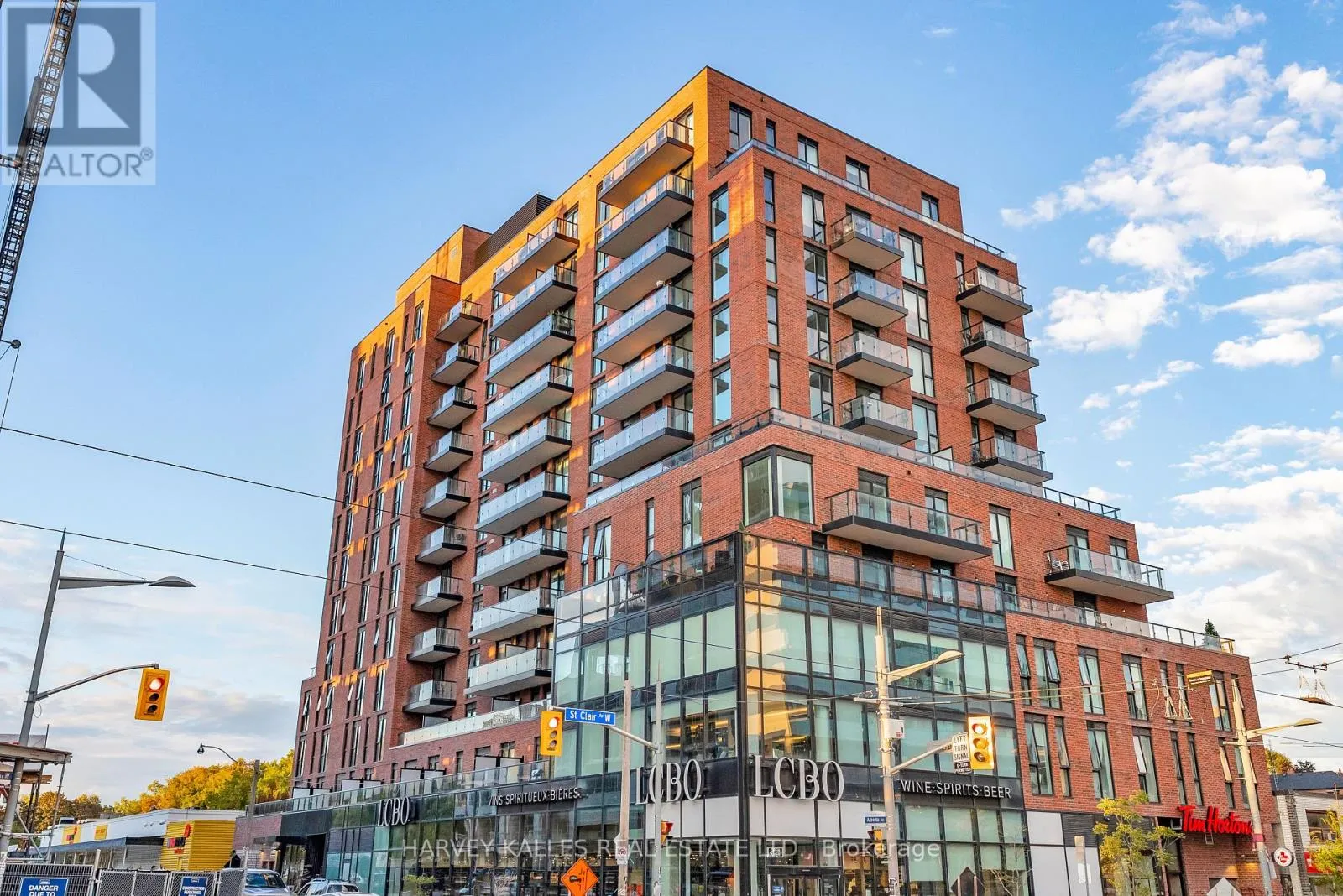 Apartment for rent: 1105 - 185 Alberta Avenue, Toronto, Ontario M6C 0A5