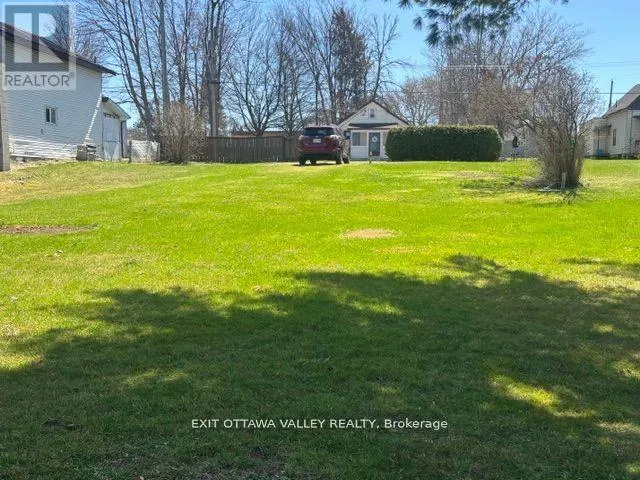 1105 Bronx Street, Pembroke, Ontario K8A 6G8