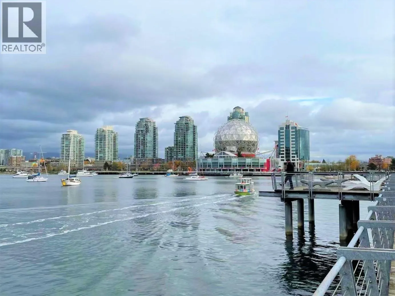 Apartment for rent: 1106 1768 Cook Street, Vancouver, British Columbia V5W 2N6