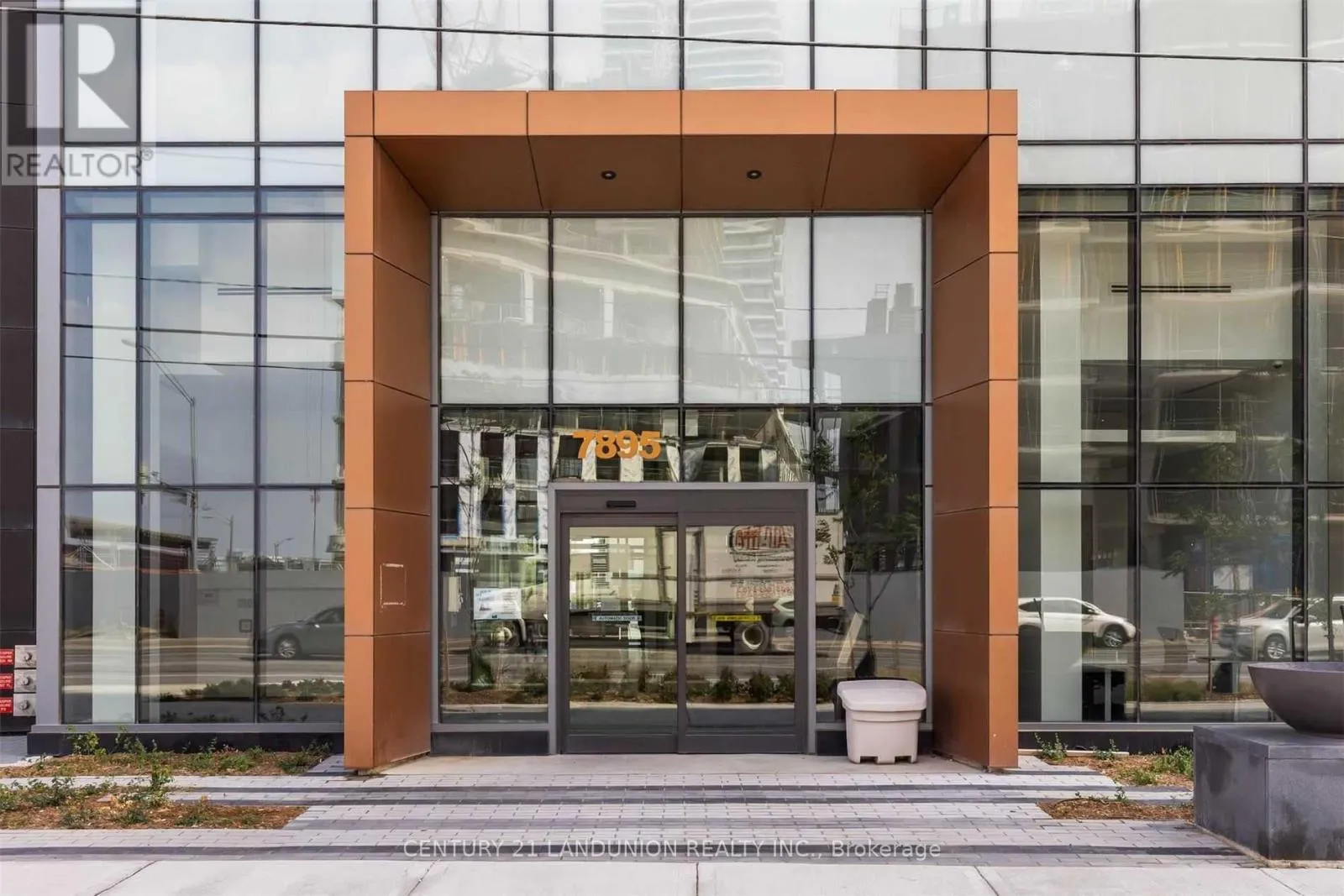 Apartment for rent: 1106 - 7895 Jane Street, Vaughan, Ontario L4K 2M7