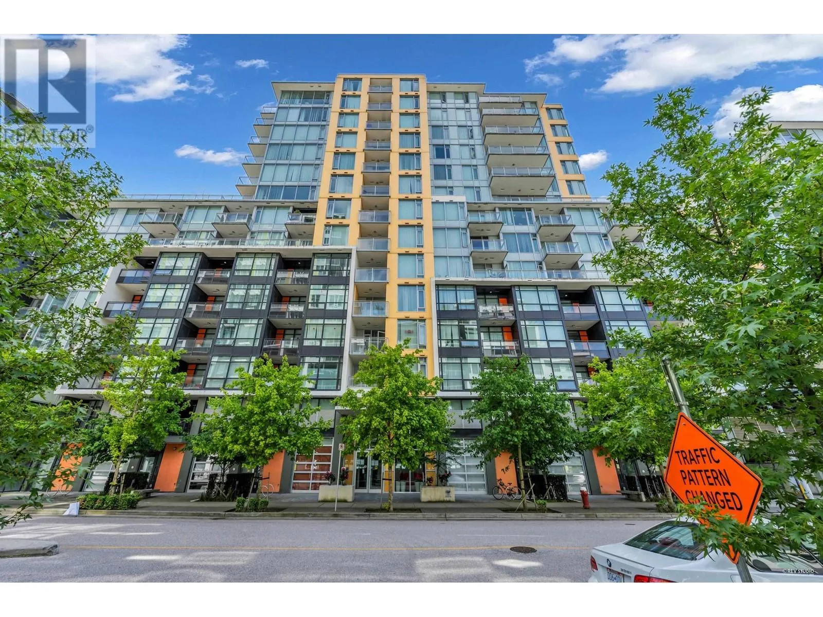 Apartment for rent: 1106 8688 Hazelbridge Way, Richmond, British Columbia V6X 0R6